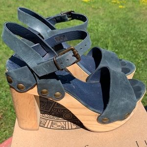 Five Worlds Leather Sandals